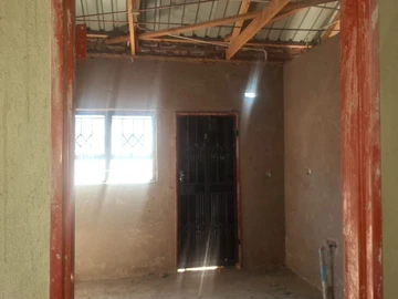 6 Bedroom House