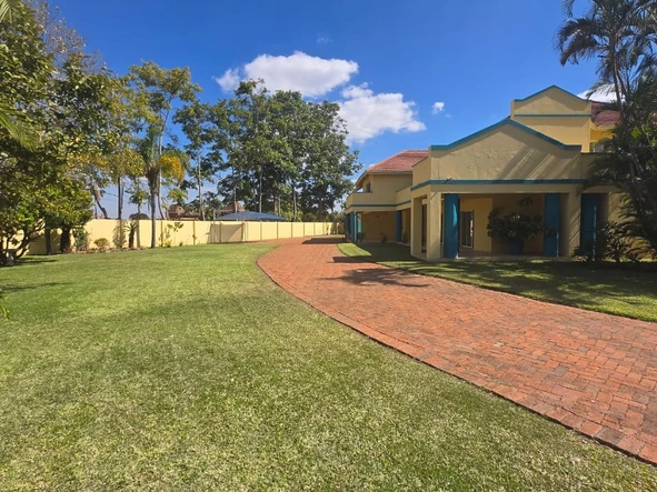 6 Bedroom House