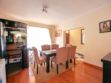 3 Bedroom Flat & Apartment