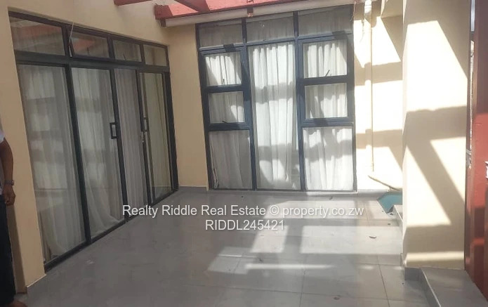 Bright 2-Bed Avenues Flat (Harare CBD) with spacious balcony that can be converted to a 3rd bedroom