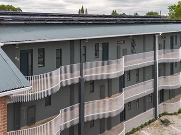 2 Bedroom Flat & Apartment