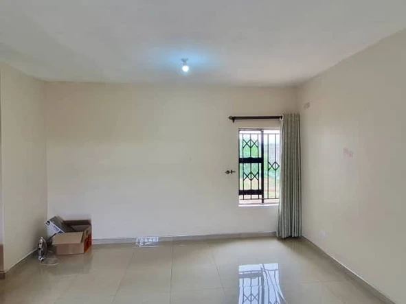 3 Bedroom Flat & Apartment