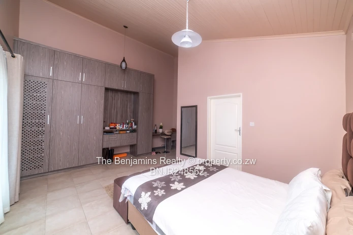 Spacious 3 Bedroom Apartment in Avondale