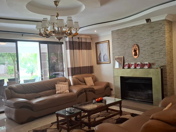 6 Bedroom House