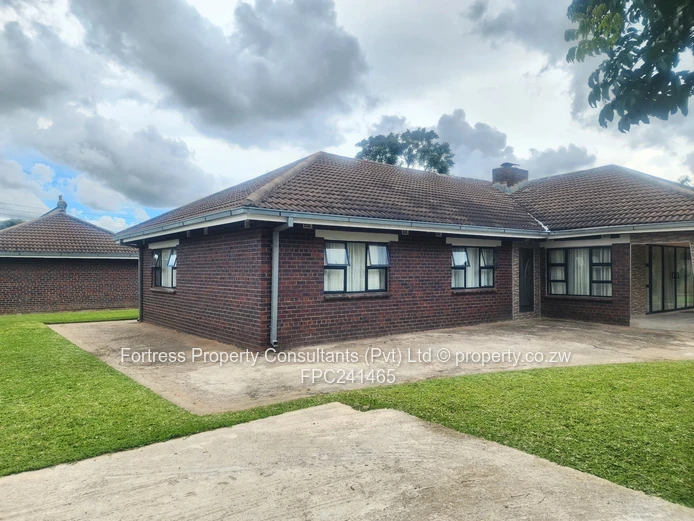 Upmarket Real Estate - Ruwa