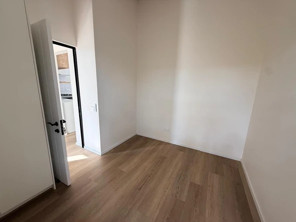 2 Bedroom Flat & Apartment