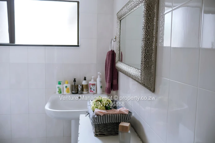 Luxury Executive Residence In Folyjon!