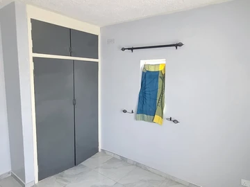 2 Bedroom Flat & Apartment