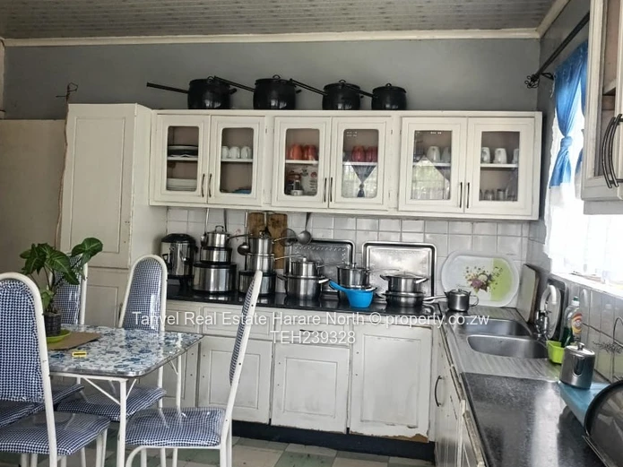 New Mandate in Hatfield:7 bedrooms,lounge,two dining rooms,Three combined bathrooms & toilets and tw