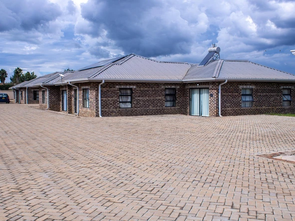 3 Bedroom Flat & Apartment