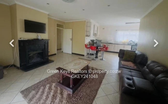 A Charming  3-bedroom townhouse in a Waterfalls complex is on sale