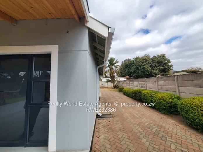 Commercial Property For Sale in Eastlea- Close To GMB/Samora Machel