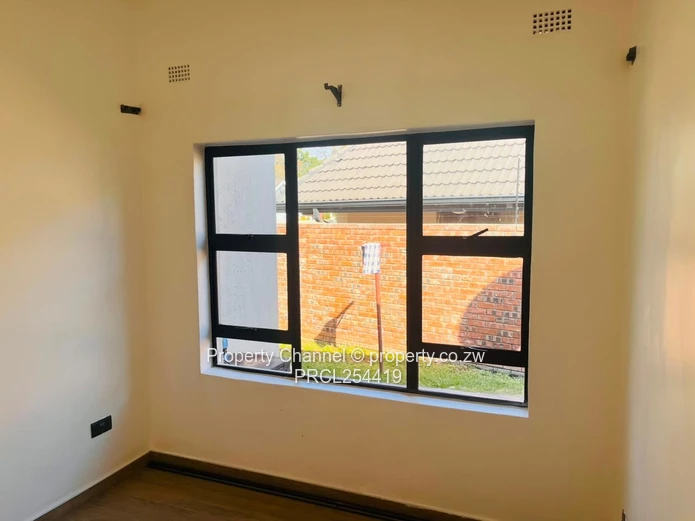 Stylish 3-Bed Avondale Flat with Borehole & Modern Kitchen