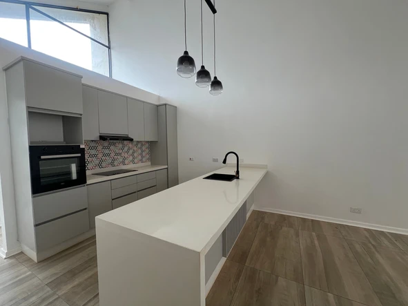 3 Bedroom Flat & Apartment
