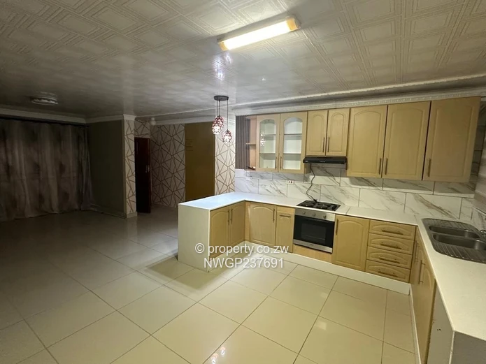 Selbourne Park 3-Bed Townhouse with Garage & Garden