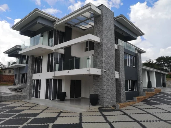 Carrick Creagh's Finest- Luxurious Mansion