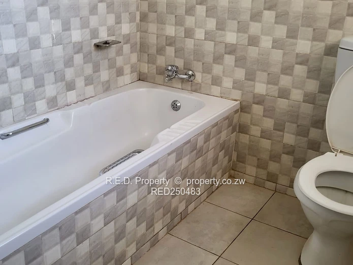 House To Let In Parklands!