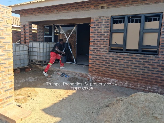 Glen View 5-Bed Brick Home with Verandah & Water Tanks