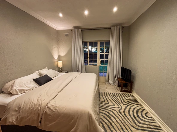 3 Bedroom Flat & Apartment