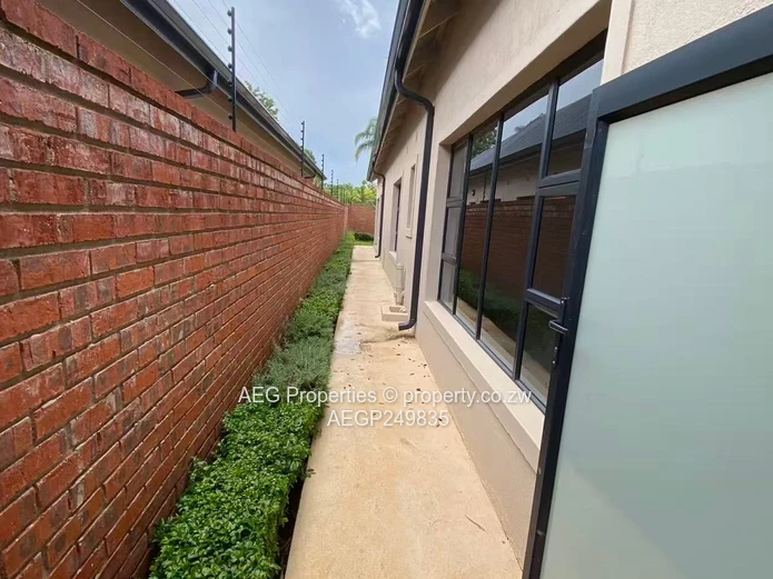 4  Bed Townhouse To Rent 