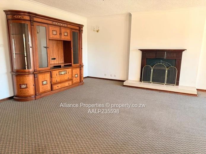 Harare's Finest, 7-Bed Glenlorne Executive Rental with Pool, Borehole & Dual Lounges $3000/Month