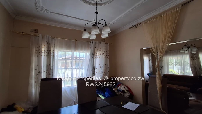 3-Bed Prospect Home: Verandah, Carport, Solar