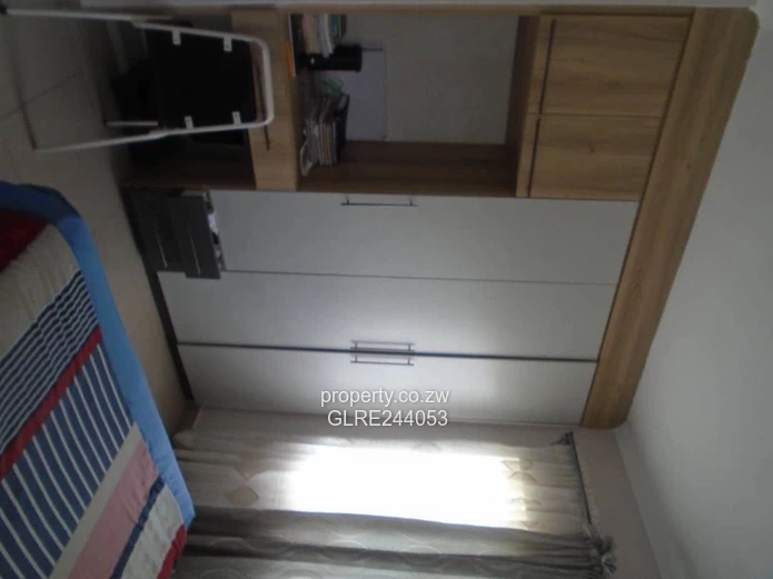 Modern 4-Bed Arlington Home with Double Garage & Borehole