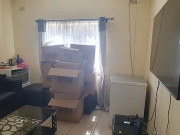 2 Bedroom Flat & Apartment