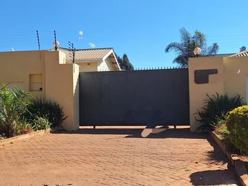 3 Bedroom Garden Flat