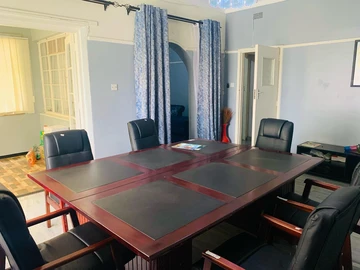 2 Bedroom Flat & Apartment