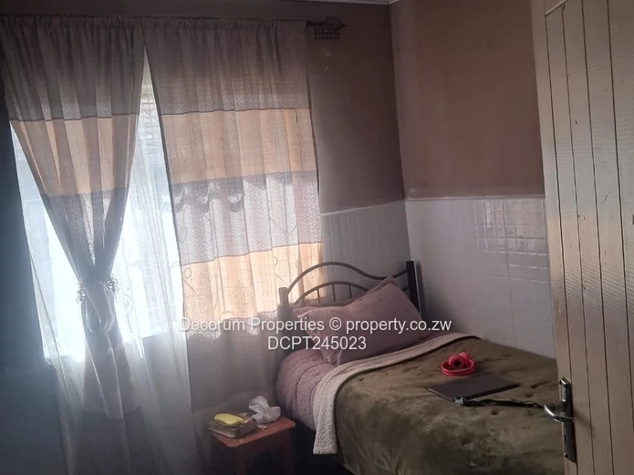 Spacious 4-Bed Home in Waterfalls- Mainway Meadows with Borehole