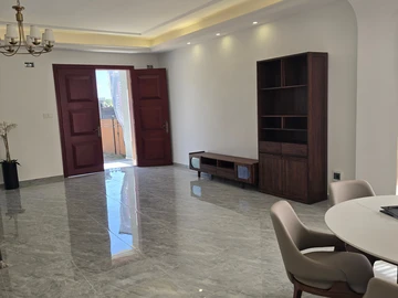 4 Bedroom Flat & Apartment
