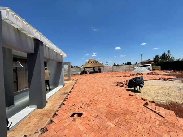 5 Bedroom House