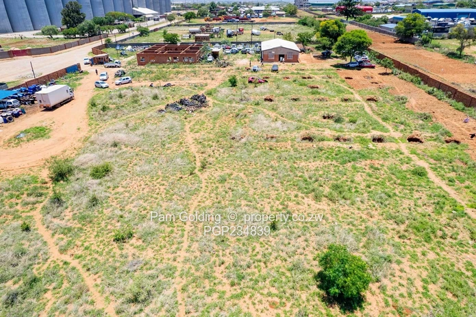 Versatile Commercial Stand In Kelvin West