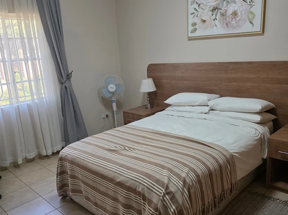 2 Bedroom Flat & Apartment