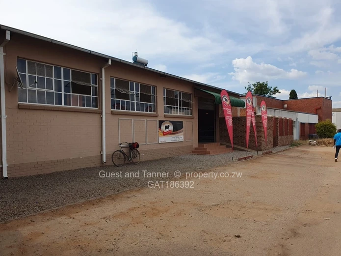 Bulawayo Warehouse & Factory Space for Sale with Borehole, 1066 m²