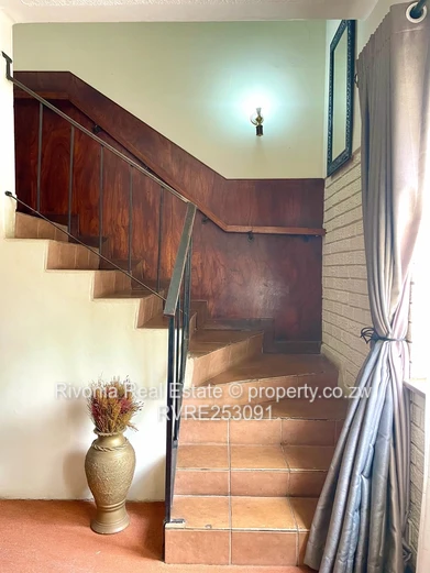Gracious 5-Bed Colonial in Eastlea with Pool & Garden