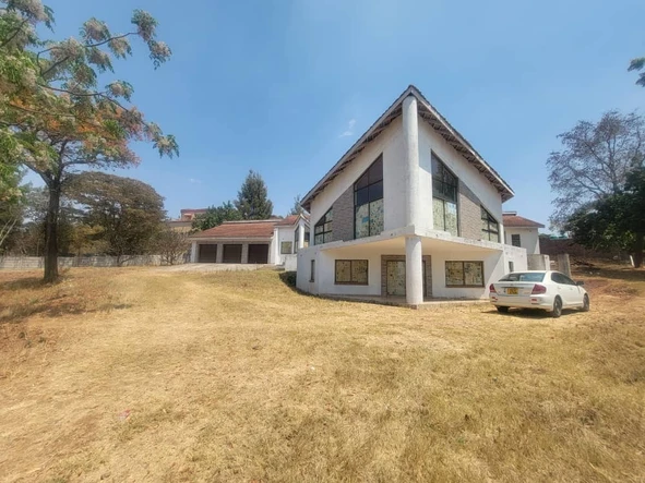 6 Bedroom House