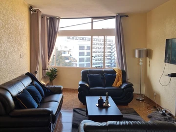 2 Bedroom Flat & Apartment