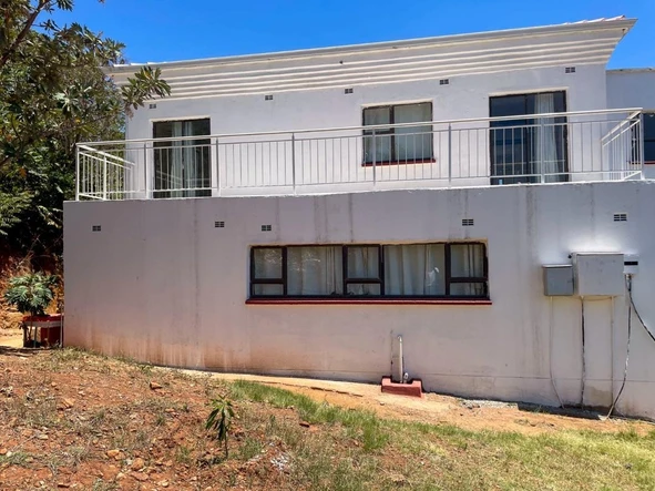 6 Bedroom House