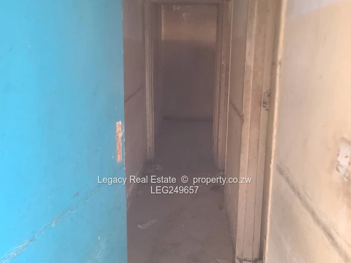 Chitungwiza Commercial Warehouse – Ideal For Manufacturing And Distribution