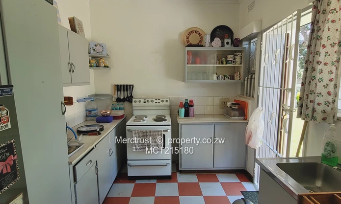 Absolutely immaculate! (Sole Mandate)