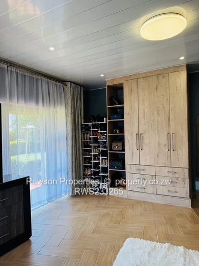 Very neat & modern house for sale in Mount Pleasant Heights (Sole Mandate)