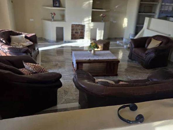 Farm & Agricultural Land