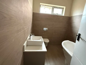 4 Bedroom Garden Flat