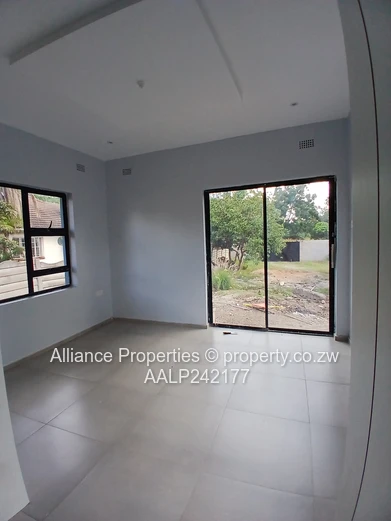 2x Modern 3-Bedroom House for Rent – Hillside