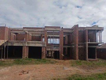 9 Bedroom House