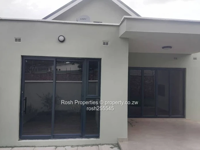 Modern 3-Bed Garden Flat in Borrowdale West with Borehole and Solar