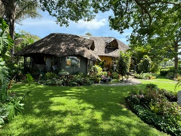 2 Bedroom House for Sale in Lake Chivero
