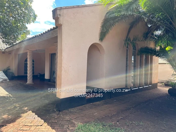 4 bedroomed home to let in New Marlborough 